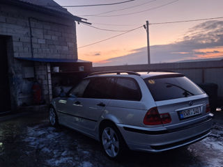 BMW 3 Series Touring foto 4