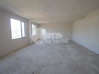 Oficii, str. Uzinelor,  800 mp. 1400 € ! foto 2