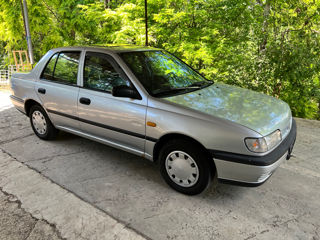 Nissan Sunny foto 3