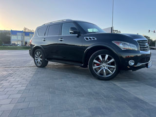 Infiniti QX56 foto 2