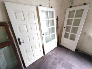 Двери деревянные и стеклопакет