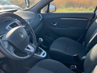 Renault Grand Scenic foto 3