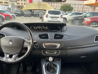 Renault Grand Scenic foto 2