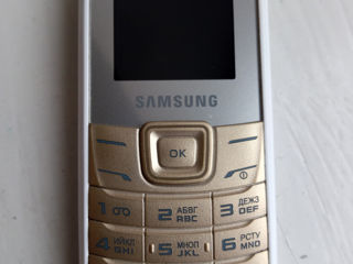 Продам телефон Samsung GT-E1200