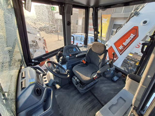 Buldoexcavator Bobcat B730M фото 1