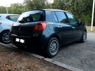 Renault Clio foto 9