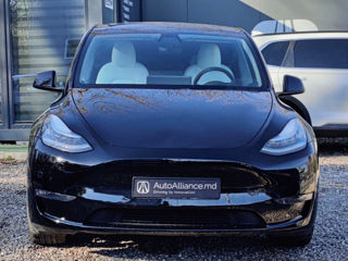 Tesla Model Y foto 2