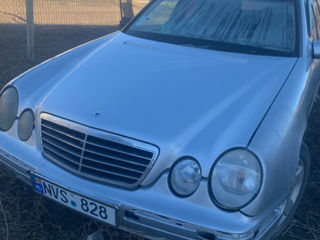 Mercedes E-Class foto 5