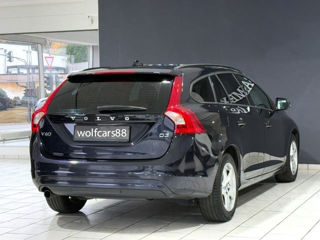 Volvo V60 foto 2