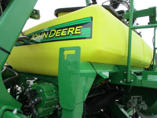 Semănătoare cu aer pentru plantare John Deere 1990CCS foto 8