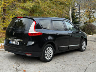 Renault Grand Scenic foto 2