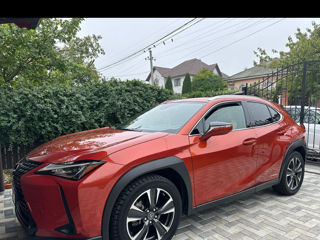 Lexus UX foto 2