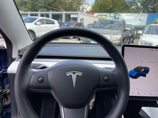 Tesla Model 3 foto 8