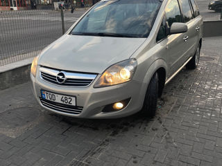 Opel Zafira foto 2