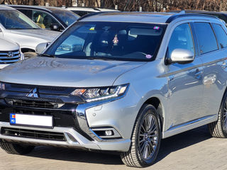 Mitsubishi Outlander foto 1