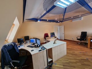 Chirie birou 100m2, central, 3-camere, euro reparatie, etajul 3, Mihai Eminescu colț M.Varlaam foto 6