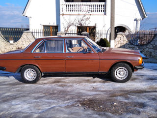 Mercedes Series (W123) foto 2