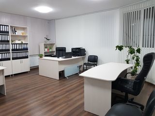 Set de mobilier pentru oficiu foto 2