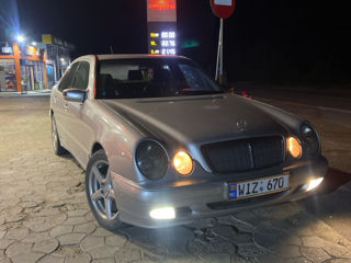 Mercedes E-Class foto 4