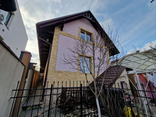 Spre vânzare casă cu 2 nivele 120 mp + 2 ari, în Stăuceni! foto 1
