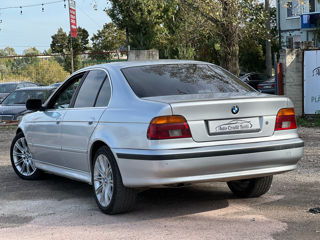 BMW 5 Series foto 4