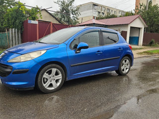 Peugeot 207 foto 2