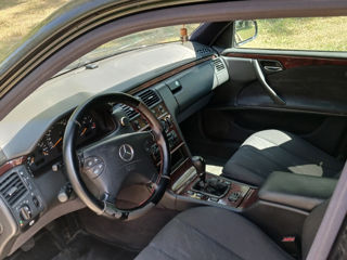 Mercedes E-Class foto 6