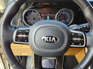 KIA Carnival foto 8