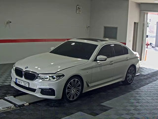 BMW 5 Series foto 1