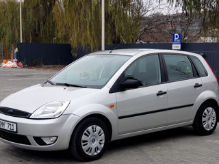 Ford Fiesta foto 4