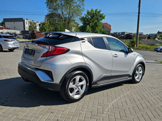 Toyota C-HR foto 4