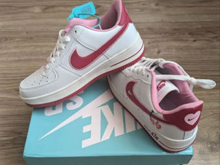 Nike Air Force 1 Valentine's Day foto 3