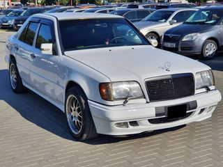 Mercedes Series (W124) foto 4