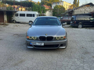 BMW 5 Series foto 2