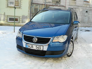 Volkswagen Touran foto 6