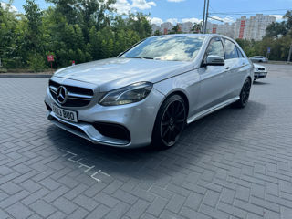 Mercedes E-Class foto 1