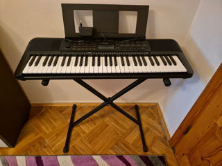 Vind  pian electronic Yamaha PSR-E273, cu suport. foto 1