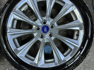 Ford Kuga 235/45/R19 foto 3