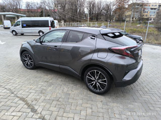 Toyota C-HR foto 8