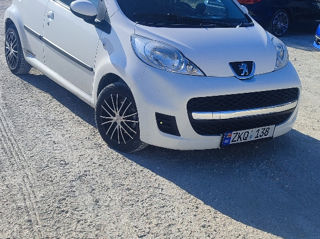 Peugeot 107 foto 1