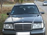 Mercedes Series (W124) foto 2