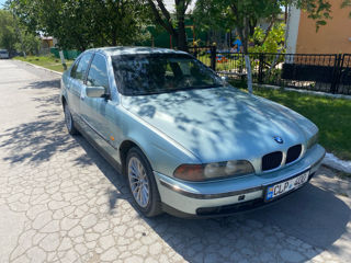 BMW 5 Series foto 3