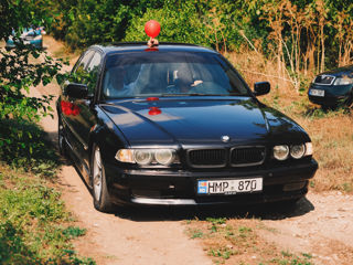 BMW 7 Series foto 1