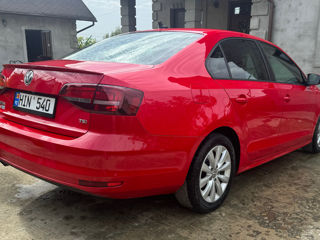 Volkswagen Jetta foto 7