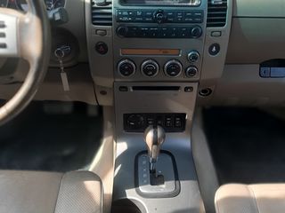 Nissan Pathfinder foto 10