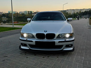 BMW 5 Series foto 6