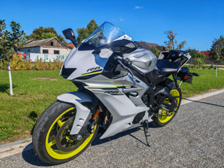 Yamaha R6 foto 3