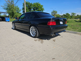 BMW 7 Series foto 1