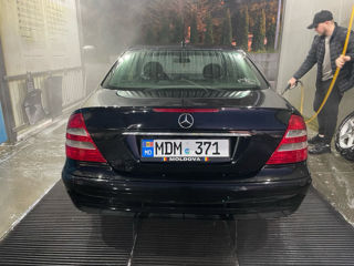 Mercedes E-Class foto 8