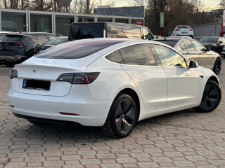 Tesla Model 3 foto 4